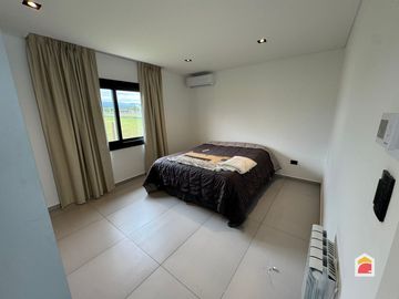 Puerto del Águila, Casa en venta de 2 dormitorios c/cochera en Potrero de Garay