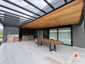 Puerto del Águila, Casa en venta de 2 dormitorios c/cochera en Potrero de Garay