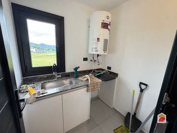 Puerto del Águila, Casa en venta de 2 dormitorios c/cochera en Potrero de Garay