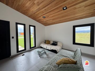Puerto del Águila, Casa en venta de 2 dormitorios c/cochera en Potrero de Garay