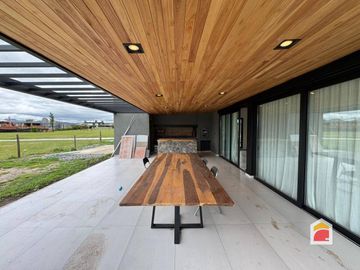 Puerto del Águila, Casa en venta de 2 dormitorios c/cochera en Potrero de Garay