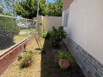 Casa en venta de 1 dormitorio c/ cochera en 9 de Noviembre