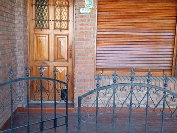 Casa en venta de 2 dormitorios c/ cochera en Pacífico