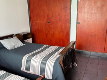 Casa Venta 4 dormitorios c/cochera B. FEPUT (300 mts de Av. America) S.M. de Tuc
