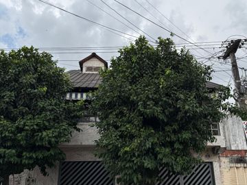 Casa Venta 4 dormitorios c/cochera B. FEPUT (300 mts de Av. America) S.M. de Tuc