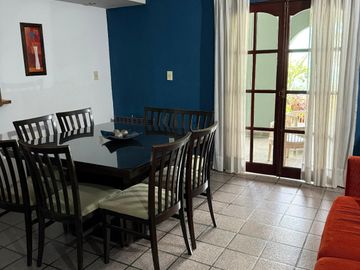 Casa Venta 4 dormitorios c/cochera B. FEPUT (300 mts de Av. America) S.M. de Tuc