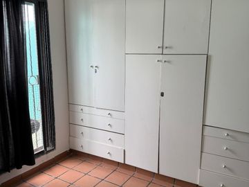 Casa Venta 4 dormitorios c/cochera B. FEPUT (300 mts de Av. America) S.M. de Tuc