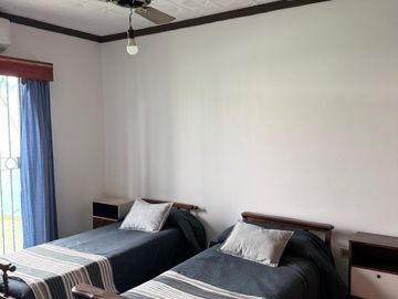 Casa Venta 4 dormitorios c/cochera B. FEPUT (300 mts de Av. America) S.M. de Tuc