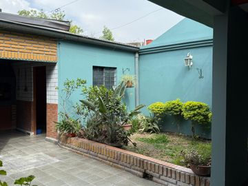 Casa Venta 4 dormitorios c/cochera B. FEPUT (300 mts de Av. America) S.M. de Tuc