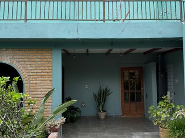 Casa Venta 4 dormitorios c/cochera B. FEPUT (300 mts de Av. America) S.M. de Tuc
