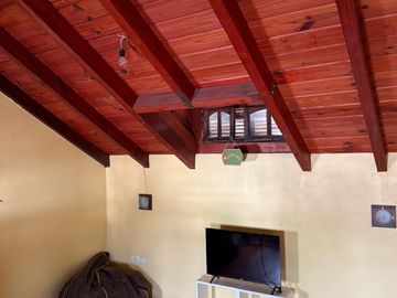 Casa Venta 4 dormitorios c/cochera B. FEPUT (300 mts de Av. America) S.M. de Tuc