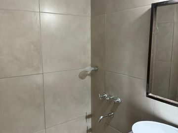 Casa Venta 4 dormitorios c/cochera B. FEPUT (300 mts de Av. America) S.M. de Tuc