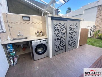 Dúplex en venta de 4 dormitorios c/ cochera en Ramos Mejía