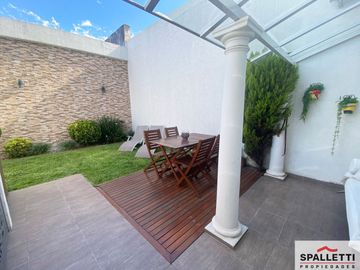 Dúplex en venta de 4 dormitorios c/ cochera en Ramos Mejía