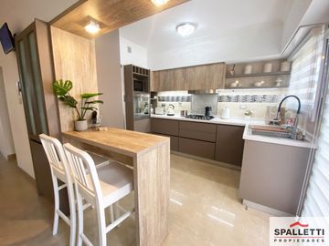 Dúplex en venta de 4 dormitorios c/ cochera en Ramos Mejía