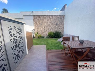 Dúplex en venta de 4 dormitorios c/ cochera en Ramos Mejía