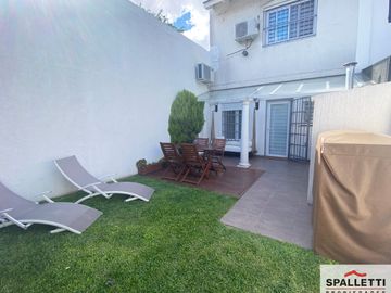 Dúplex en venta de 4 dormitorios c/ cochera en Ramos Mejía