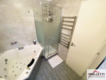 Dúplex en venta de 4 dormitorios c/ cochera en Ramos Mejía