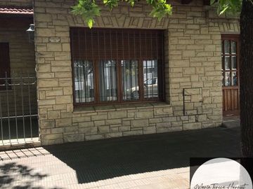 Casa en venta de 2 dormitorios c/ cochera en Universitario