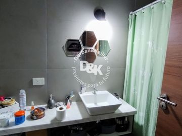 Departamento en venta de 2 dormitorios c/cochera cubierta en Florida Oeste.