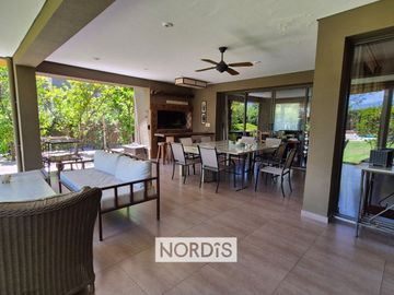 B °Pueyrredon Categoría Cubierta 428 m2 Lote 1200 m2