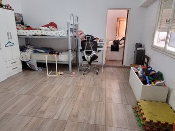 Casa  terreno propio 8,66 x 24,65 mts  3 Ambientes Gran Patio Quincho Parrilla