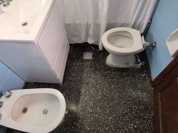 Casa  terreno propio 8,66 x 24,65 mts  3 Ambientes Gran Patio Quincho Parrilla