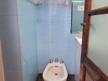 Casa  terreno propio 8,66 x 24,65 mts  3 Ambientes Gran Patio Quincho Parrilla