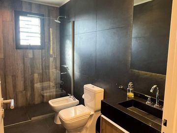 Casa en venta de 3 dormitorios c/ cochera en Los Talas