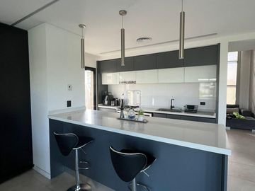 Casa en venta de 3 dormitorios c/ cochera en Los Talas