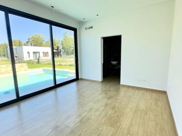 Casa en venta de 3 dormitorios c/ cochera en Los Talas