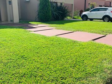 Casa en venta de 3 dormitorios c/ cochera en Brickland