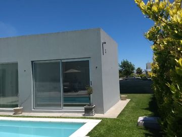 Casa en venta de 3 dormitorios en La Reserva