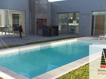 Casa en venta de 3 dormitorios en La Reserva