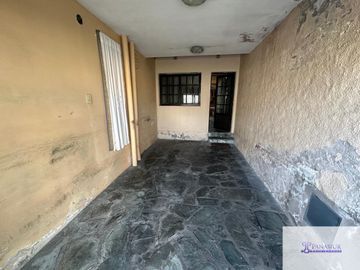 Casa en venta de 2 dormitorios c/ cochera en 9 de Julio