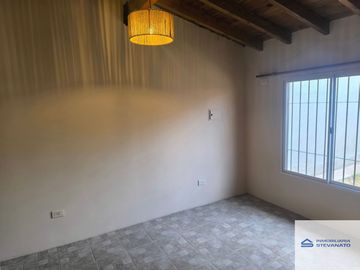Departamento en venta de 5 dormitorios c/ cochera en Luzuriaga