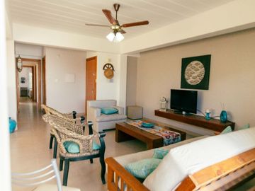 Departamento en venta de 2 dormitorios c/ cochera en Monte Hermoso