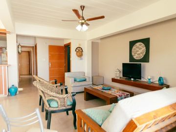 Departamento en venta de 2 dormitorios c/ cochera en Monte Hermoso