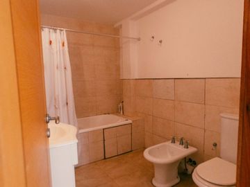 Departamento en venta de 2 dormitorios c/ cochera en Monte Hermoso