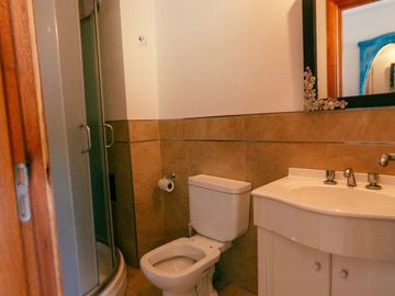 Departamento en venta de 2 dormitorios c/ cochera en Monte Hermoso