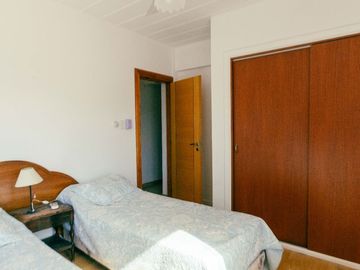 Departamento en venta de 2 dormitorios c/ cochera en Monte Hermoso