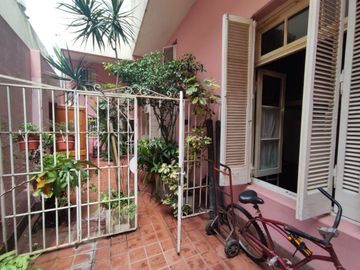 VENTA PH, con Patio y bajas Expensas. Silencioso. Luminoso!!!