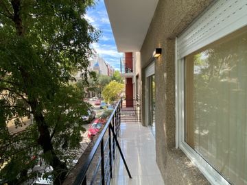 Venta Departamento 3 ambientes al frente. Zona Plaza Mitre