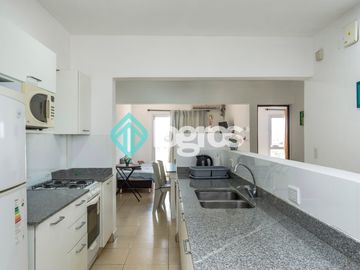 Departamento amoblado en venta de 2 dormitorios en Macrocentro
