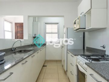 Departamento amoblado en venta de 2 dormitorios en Macrocentro