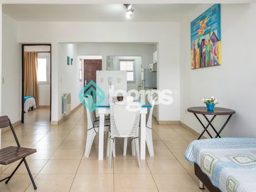 Departamento amoblado en venta de 2 dormitorios en Macrocentro