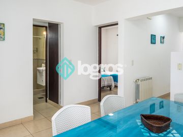 Departamento amoblado en venta de 2 dormitorios en Macrocentro