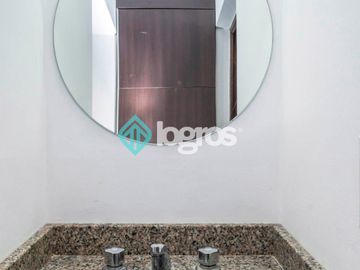 Departamento amoblado en venta de 2 dormitorios en Macrocentro