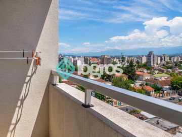 Departamento amoblado en venta de 2 dormitorios en Macrocentro