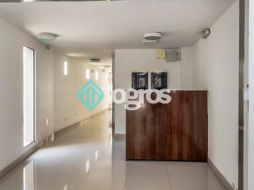Departamento amoblado en venta de 2 dormitorios en Macrocentro